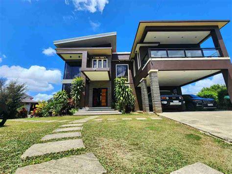 House and Lot for Sale in Laguna .